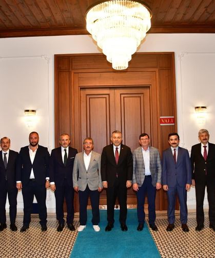 Trabzon Valisi Tahir Şahin Duyurdu: Araklı’ya Modern İlkokul Yapılacak