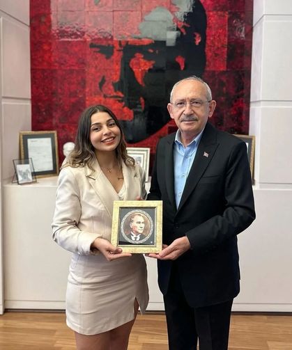 Berfin Karan CHP Gençlik Kolları Genel Başkanı Oldu