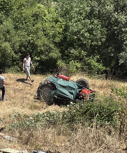 Samsun'da devrilen traktörden atlayan sürücü yaralandı