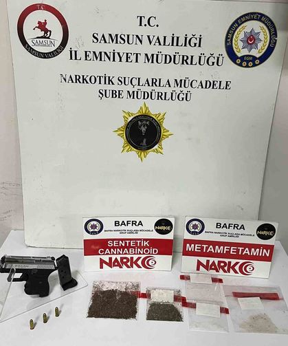 Bafra'da yabancı madde operasyonu: Ruhsatsız tabanca da ele geçirildi