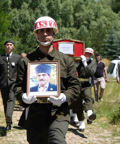 Barış Harekâtı'nın 52'nci yılında Bayburtlu Kıbrıs gazisi toprağa verildi