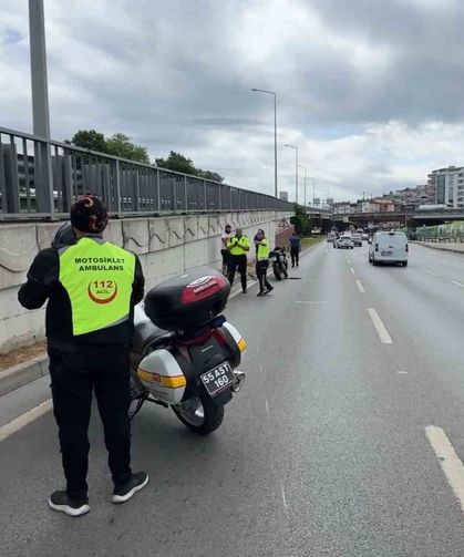 Devrilen motosikletteki 2 kişi yaralandı