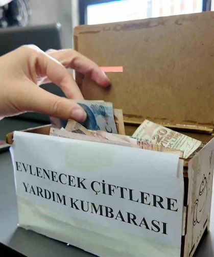 Rize'de esnaftan yeni evlenecek çiftlere 'Kumbara' desteği