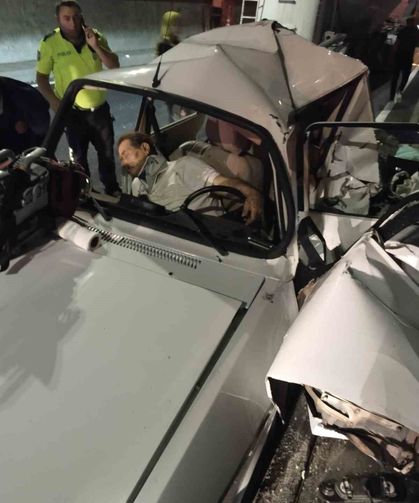 Yeni Zigana Tüneli'nde tır otomobile arkadan çarptı: 1ölü, 2 yaralı