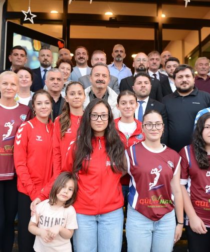 Yavuz Ağıralioğlu’ndan Bordo Mavi 61 Spor’a Ziyaret