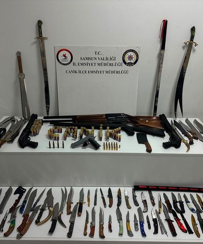 Ruhsatsız silah ve mühimmat ele geçirildi