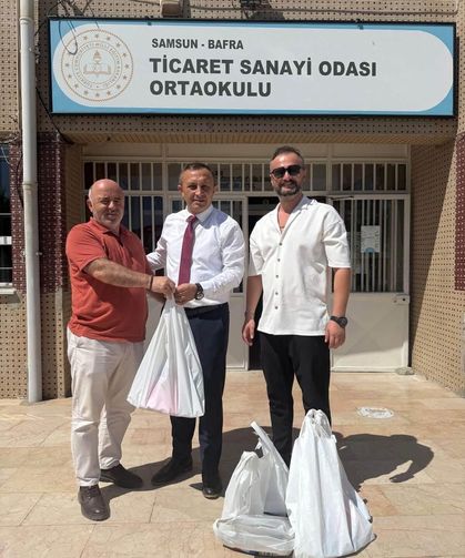 Bafra’da Öğrencilere Kırtasiye Desteği