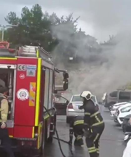 Hastane otoparkında otomobil yangını