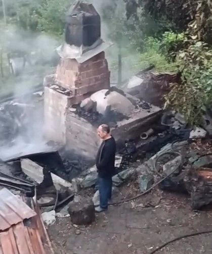 Köy fırınında çıkan yangını itfaiye söndürdü