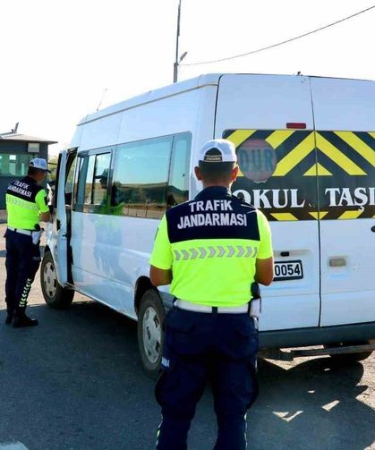 Okul çevreleri ve servis araçları denetlendi