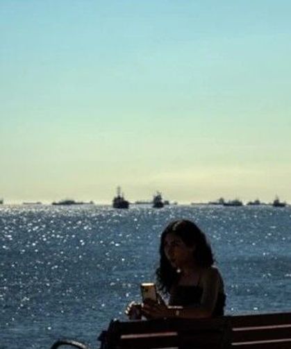 Karadeniz'e geçemeyen gemiler İstanbul açıklarında bekliyor