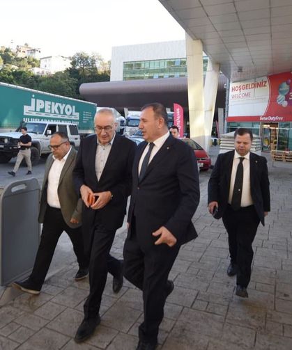 Sarp Sınır Kapısı'nda Yoğunluk Alarmı! Çelebi'den Kritik Çağrı