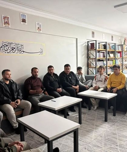 Bayburt'ta gençler Aliya İzzetbegoviç'i andı