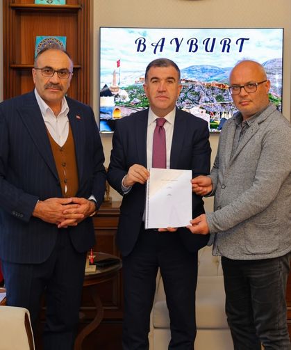 Bayburt'un petrol potansiyelinin tespiti için Vali Eldivan'a rapor sunuldu