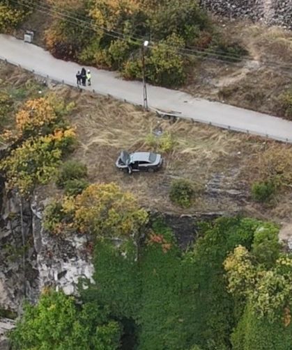 Kaza yapan otomobilin sürücüsünün cansız bedeni kanyonda bulundu