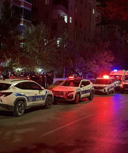 Öldürdüğü babasıyla 1 gün boyunca aynı evde kaldı