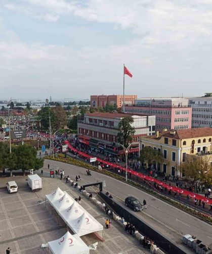 Samsun'da 1919 metrelik bayraklı 'Cumhuriyet Yürüyüşü'