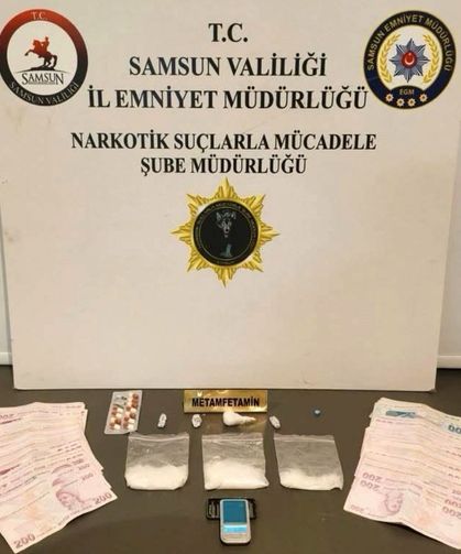 Samsun'da 7 bin 902 yasaklı madde hap ele geçirildi