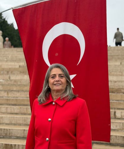 Sibel Suiçmez’den 29 Ekim Mesajı: “Cumhuriyet Kimsesizlerin Kimsesidir”