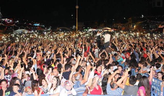 Trabzon'a Bu Hafta Hangi Sanatçılar Geliyor? Hangi Konser Var?