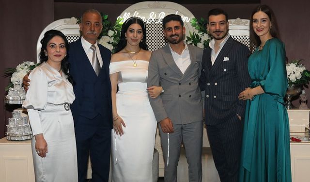 Uzlu Ve Saral Ailelerinin Mutlu Günü 