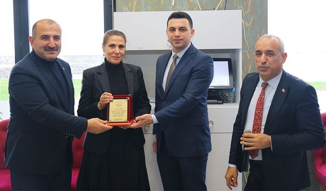 Arsin’de Öğretmenler Yemekte Bir Araya Geldi
