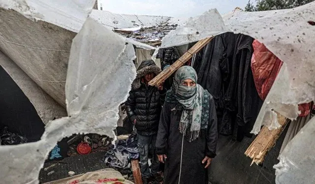 Filistinli Yetkililer İsrail'in Refah Kentine Aniden Başlattığı Saldırıyı Kınadı