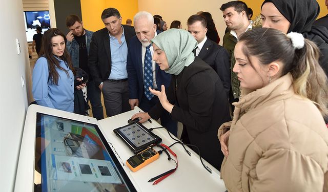 Öğrenciler Ankara’da Geleceğin İşlerini inceledi, ileri teknoloji uygulamalarını deneyimledi