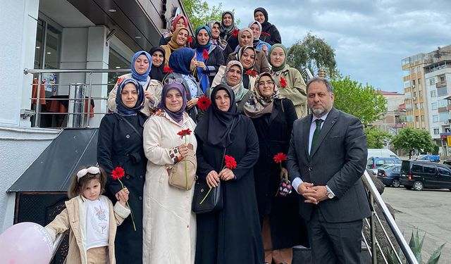 Türk Diyanet Vakıf-Sen Trabzon Şubesi'nden Anlamlı Anneler Günü Kutlaması
