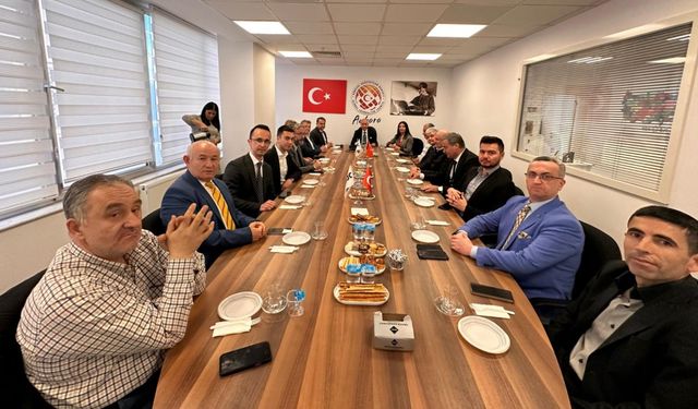 Hikmet Çetin: Ülkemizin tüm sorunlarını kolayca çözmenin yolu AK Parti ile CHP ittifakından geçer