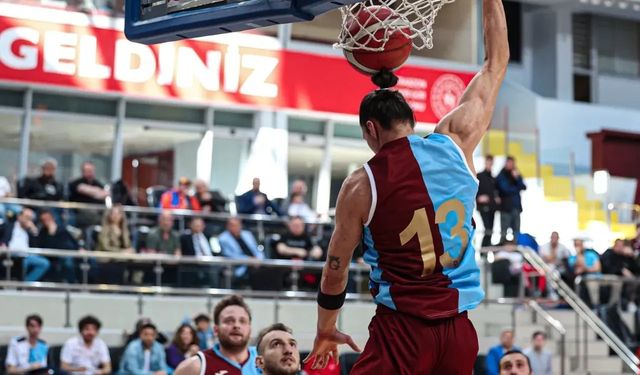 Trabzonspor Basketbol Takımı, Gaziantep Karşısında Güçlü Performans Sergileyerek Avantajı Elde Etti