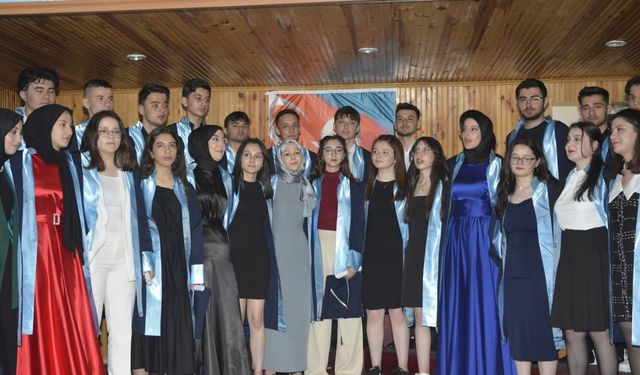 Şalpazarı Anadolu Lisesi'nde Heyecan Dolu Mezuniyet Töreni