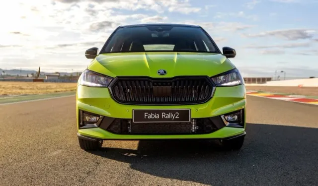 Dünyanın En Güçlü Aracı Tanıtıldı: Ne Mercedes Ne BMW! Skoda Fabia Rally2 Sahneye Çıktı