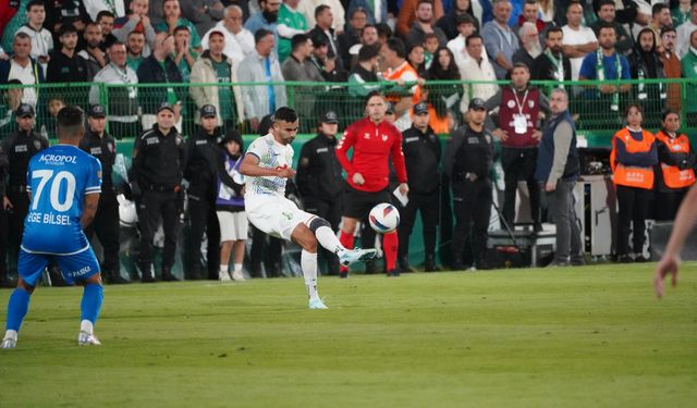 Ghezzal, Ritmini Buluyor: İlk Asistini Yaptı!