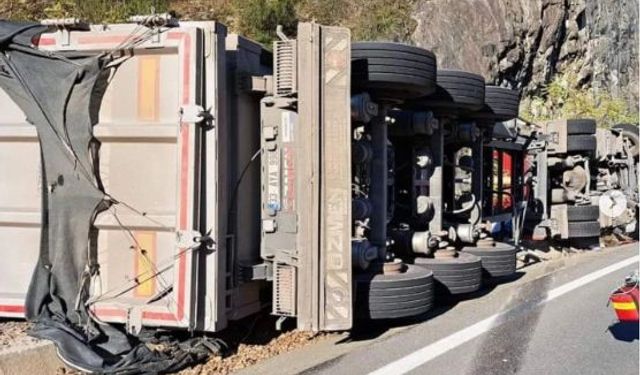 Ordu’da Feci Kaza: Tırın Altında Kalan Sürücü Hayatını Kaybetti