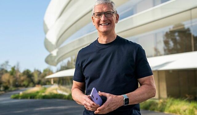 Apple CEO'su Tim Cook: iOS 18.1, iOS 17.1'den İki Kat Daha Fazla İndirildi!