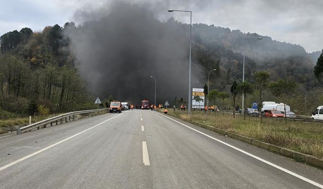 Tünelde Yangın Paniği: Konteyner Alevlere Teslim Oldu!