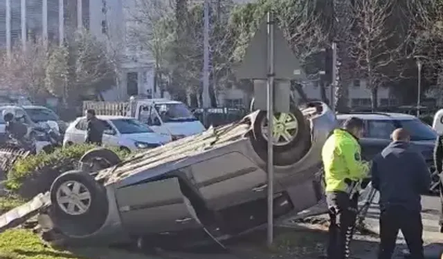 Samsun'da takla atıp tramvay yoluna devrilen otomobilin sürücüsü yaralandı