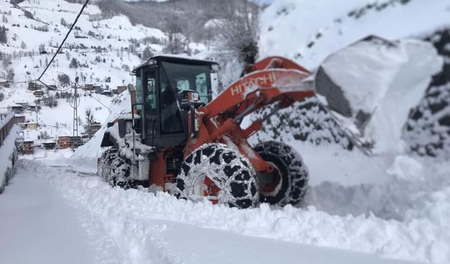 Rize’de Kar Esareti: 38 Köy Yolu Kapandı!