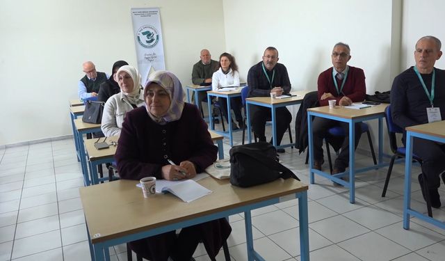 Eğitim Yaş Sınırını Aşıyor: 50 Yaş Üstü Rizeliler 3. Yaş Üniversitesi’nde Öğreniyor