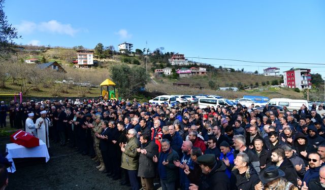 Kıbrıs Gazisi Salih Amcaya Son Veda! Trabzon'da Son Yolculuğuna Uğurlandı