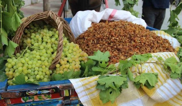 Türkiye, Çekirdeksiz Kuru Üzümde Dünya Lideri! İhracatta Büyük Artış