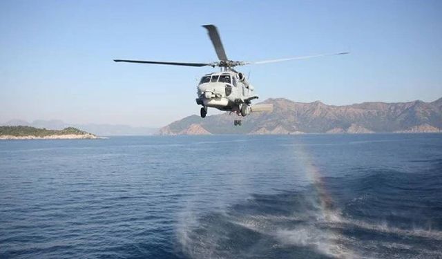 Tatbikatta Nefes Kesen Anlar! Askeri Helikopter Denize Acil İniş Yaptı