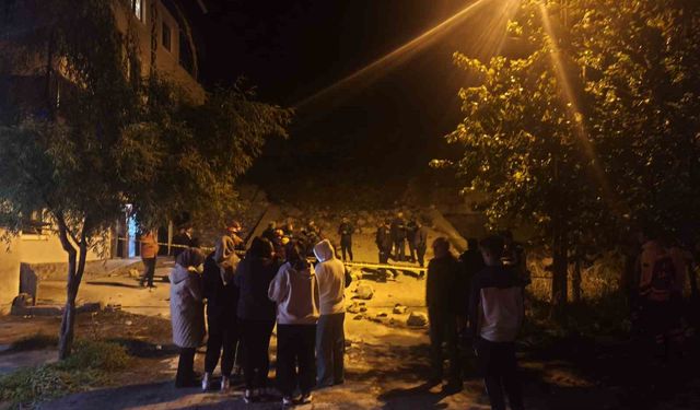 Ardanuç’ta Gece Yarısı Heyelan Paniği