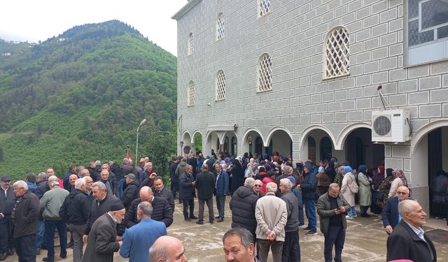 Trabzonlu Albay Yahya Aydın’ın Anne Acısı: Güler Aydın Uçarsu Köyü’nde Toprağa Verildi