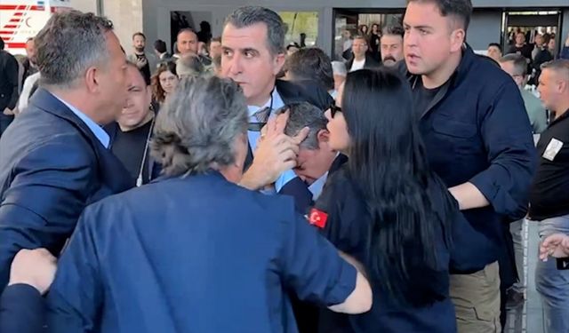 CHP Lideri Özgür Özel’e Cenazede Yumruklu Saldırı! Saldırgan Kıskıvrak Yakalandı
