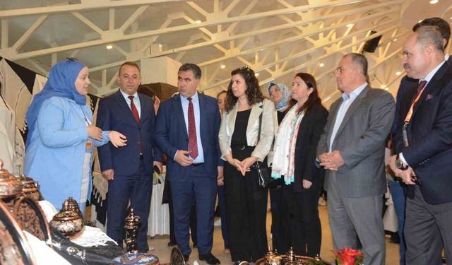 Ev kadınları, sanatın kadınları oldu: Yüzlerce el emeği ürün açılan sergiyle görücüye çıktı