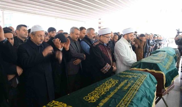 Fransa’daki yangında hayatını kaybeden 3 kardeş son yolculuğuna uğurlandı