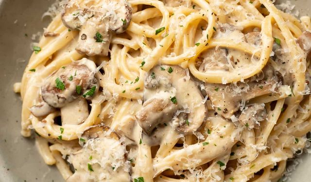Sadece 5 Malzemeyle Restoran Tadında: Kremalı Mantarlı Tagliatelle Tarifi