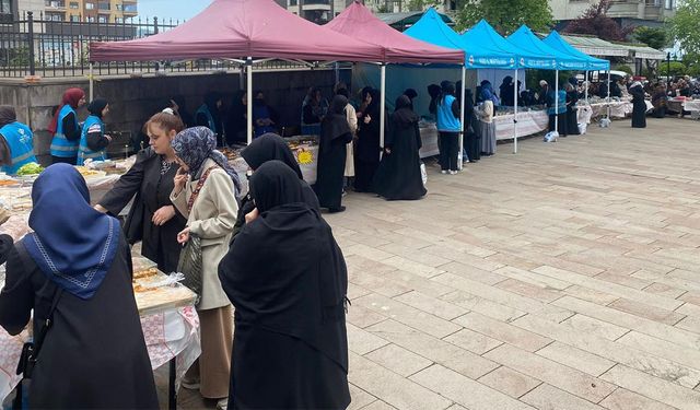 Rize’de Yardım Coşkusu! Hayır Çarşısı Dayanışma Şölenine Dönüştü